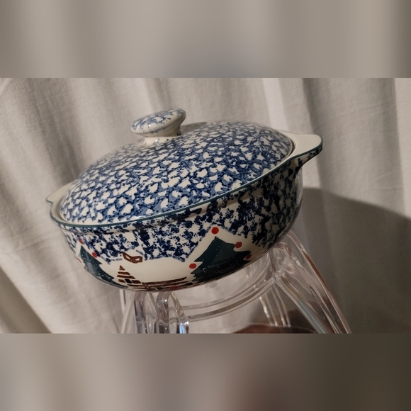 Folk Craft - Spongewear - Tien Shan - Cabin in the Snow - 12 " Covered Crock - Picture 2 of 10